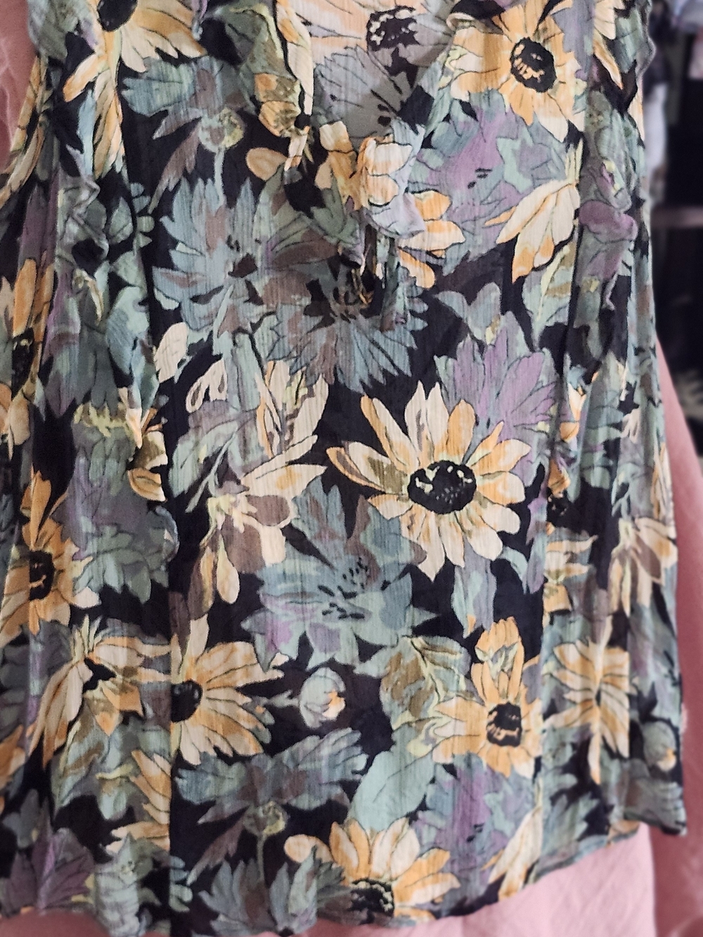 PAIGE Floral Print with Ruffles Front and Back. Short Sleeves, Size XL
